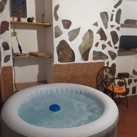 Casita Rural Con Jacuzzi Climatizado. Holiday home