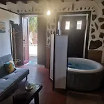 Casita Rural Con Jacuzzi Climatizado. Feriehus *