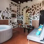 Casita Rural Con Jacuzzi Climatizado. Los Realejos